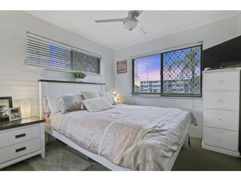 2/8-10 Akeringa Place, Mooloolaba QLD 4557