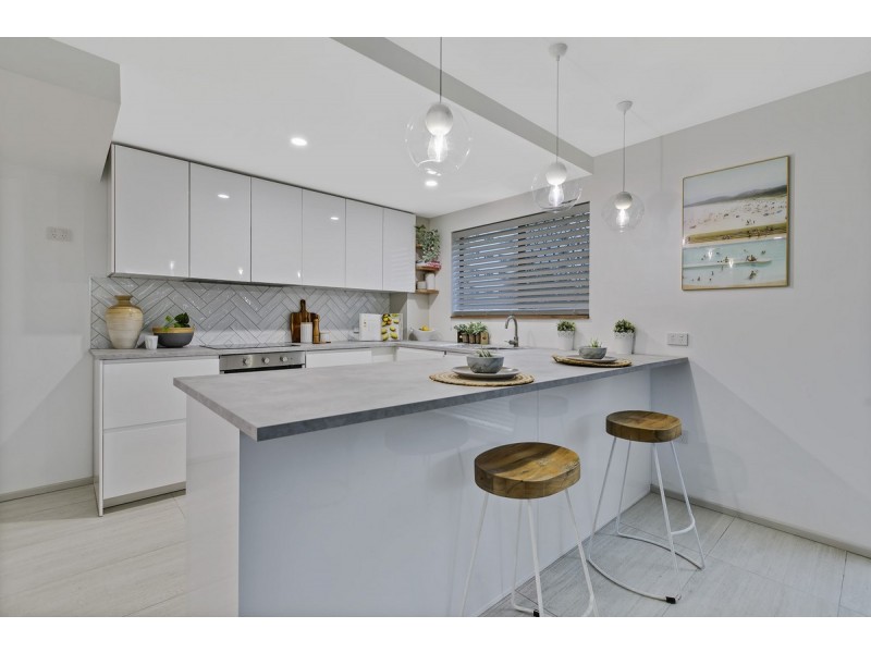2/34 River Esplanade, Mooloolaba QLD 4557