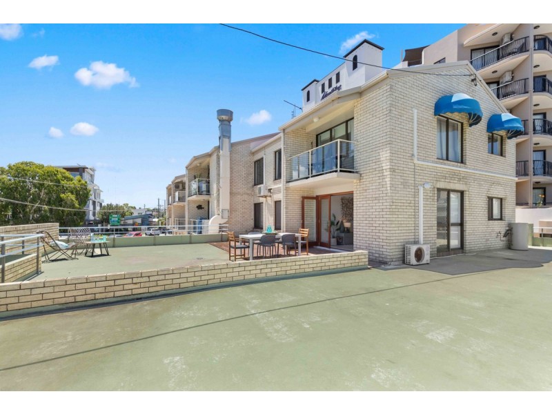 2/34 River Esplanade, Mooloolaba QLD 4557