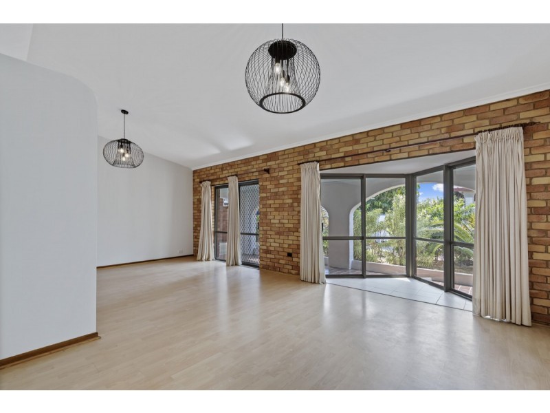 2 Mankina Court, Buddina QLD 4575