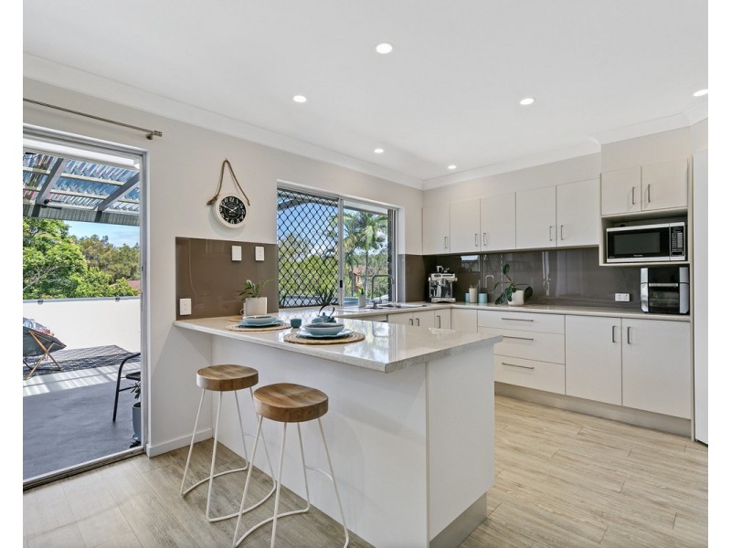 2/7 Carrothool Place, Mooloolaba QLD 4557