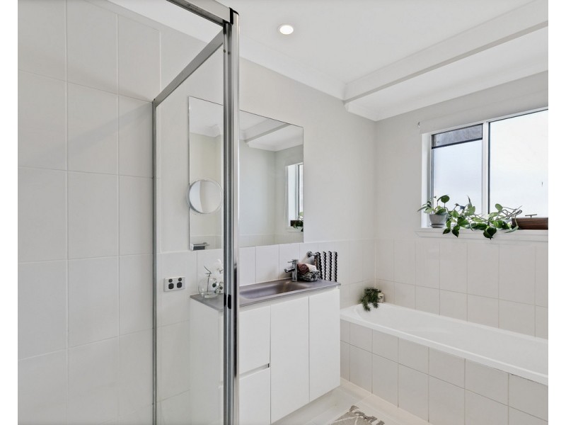 2/7 Carrothool Place, Mooloolaba QLD 4557