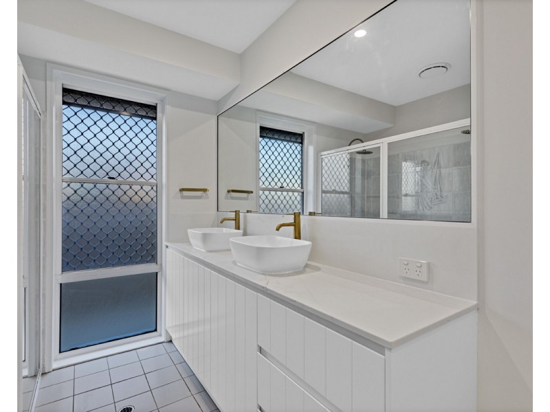 8 Driftwood Court, Bokarina QLD 4575