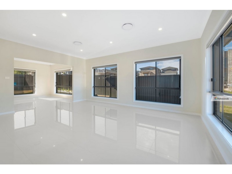 12 Nix Street, Box Hill NSW 2765