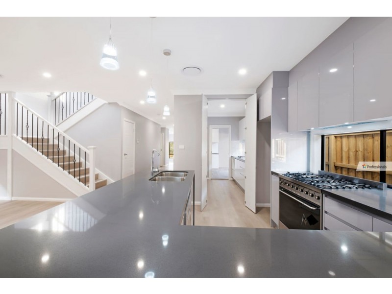 55 Longerenong Avenue, Box Hill NSW 2765