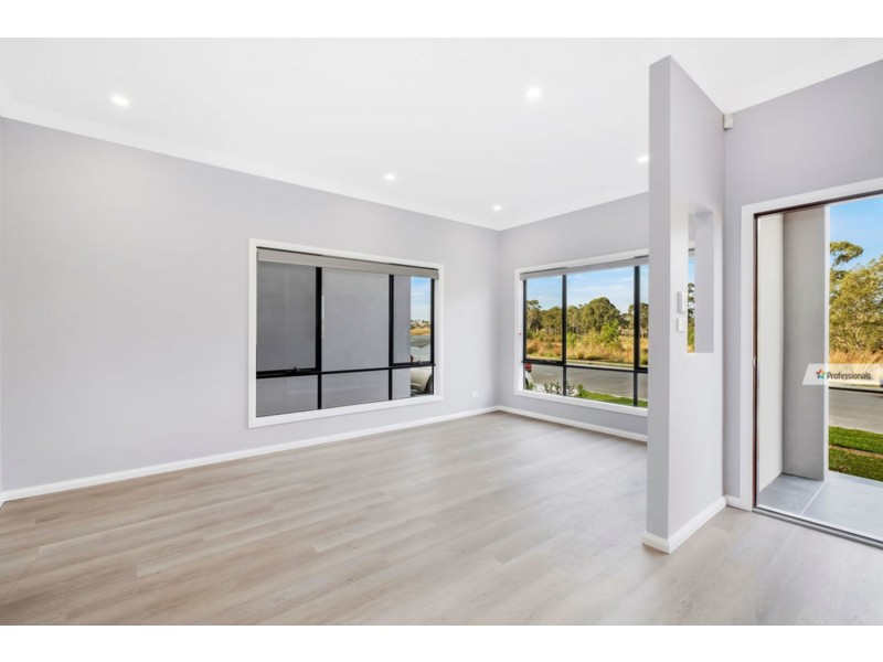 55 Longerenong Avenue, Box Hill NSW 2765