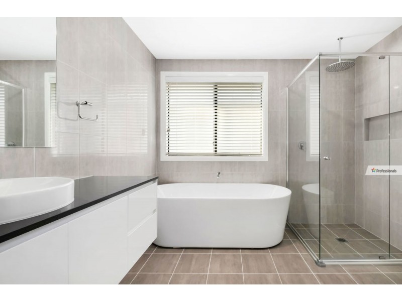 55 Longerenong Avenue, Box Hill NSW 2765