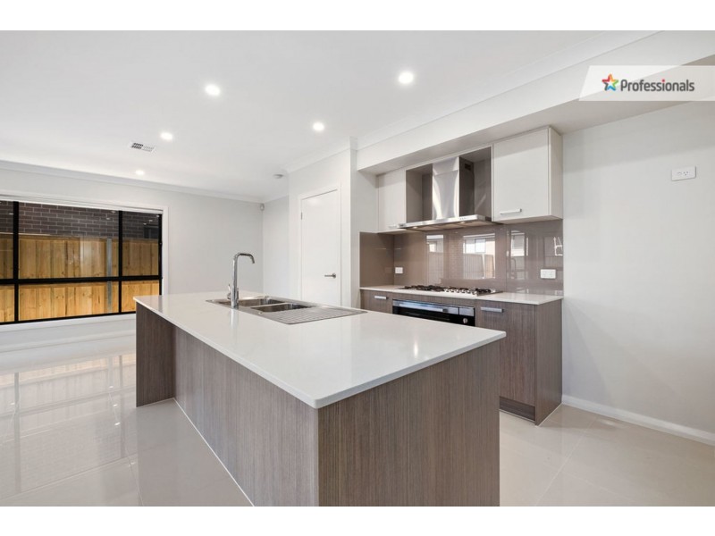 128 Longerenong Avenue, Box Hill NSW 2765