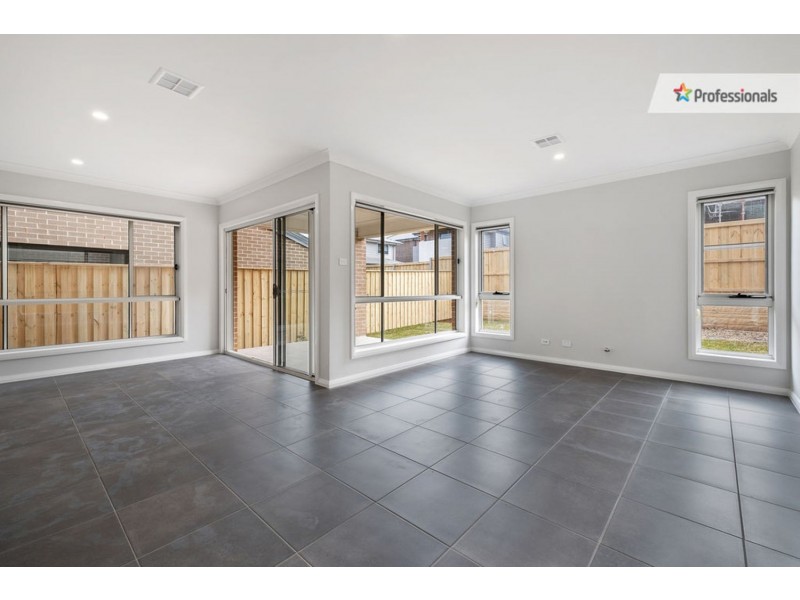 33 Thorpe Way, Box Hill NSW 2765