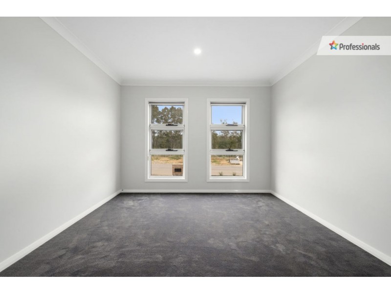 33 Thorpe Way, Box Hill NSW 2765