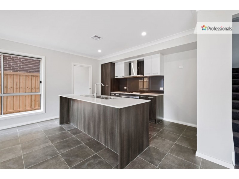 33 Thorpe Way, Box Hill NSW 2765