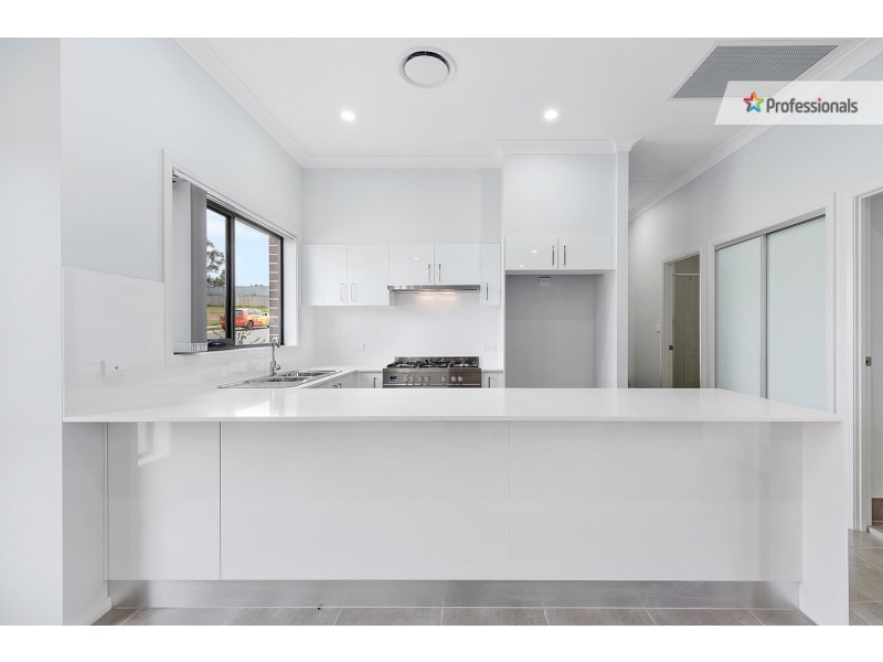 1 Goldstone Way, Box Hill NSW 2765