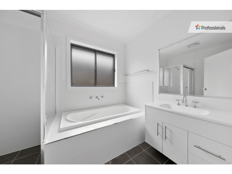 18 Kalinda Avenue, Box Hill NSW 2765