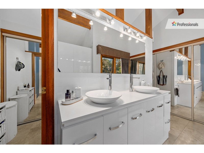 11 Kookaburra Place, West Pennant Hills NSW 2125