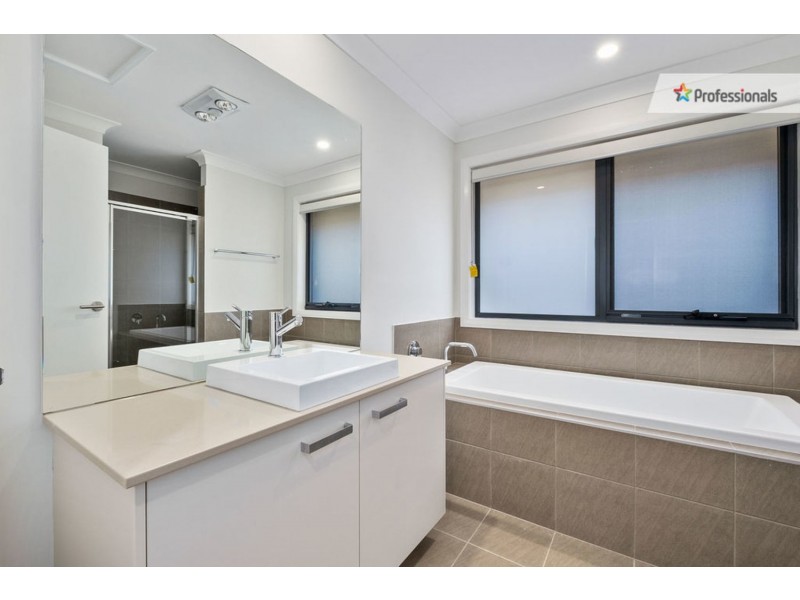 128 Longerenong Avenue, Box Hill NSW 2765