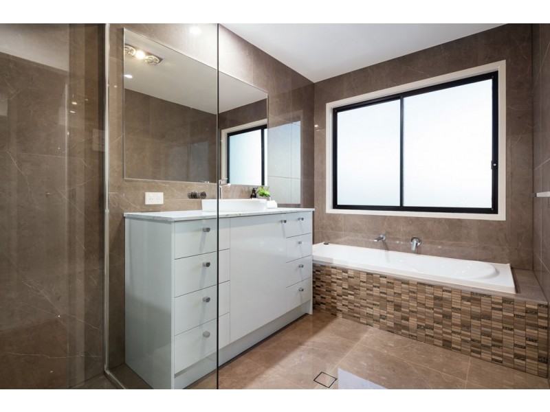 33A Yarabah Crescent, Shailer Park QLD 4128