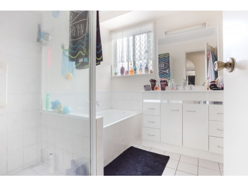 3 Hanby Court, Edens Landing QLD 4207