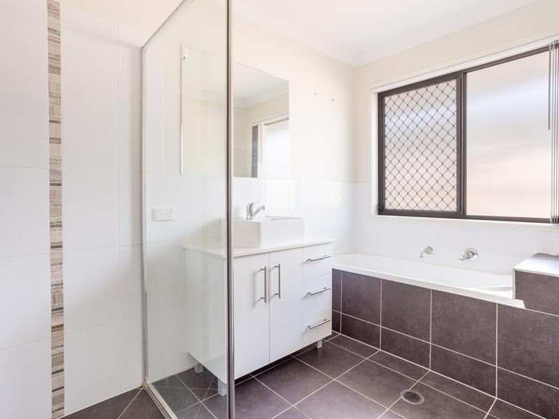 5 Southland Street, Leichhardt QLD 4305