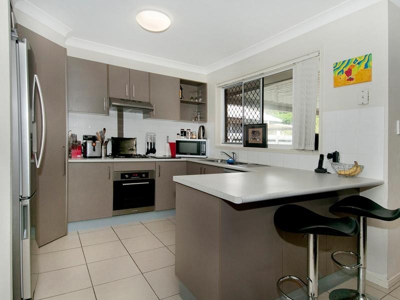 6 Alvine Drive, Eagleby QLD 4207