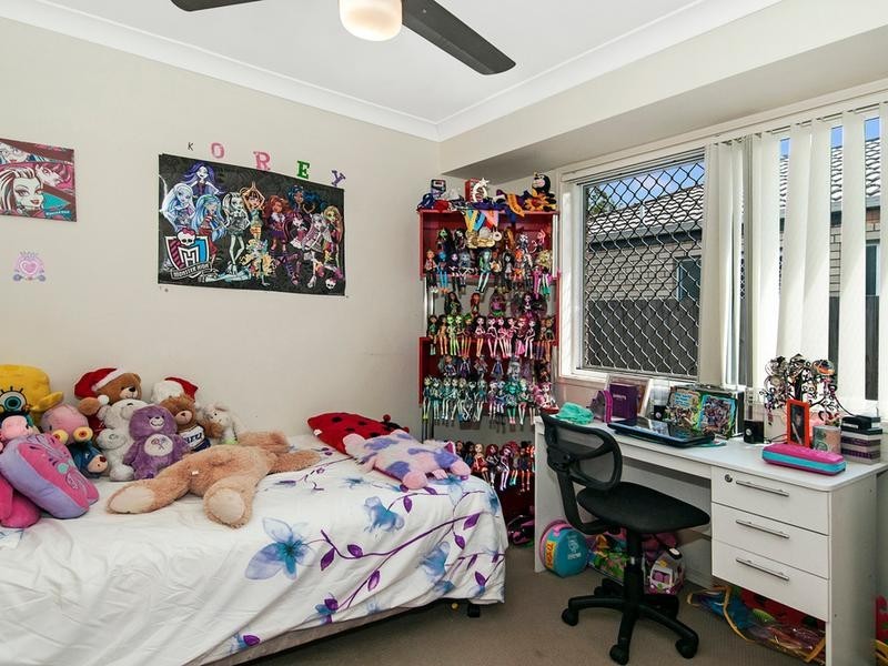 6 Alvine Drive, Eagleby QLD 4207