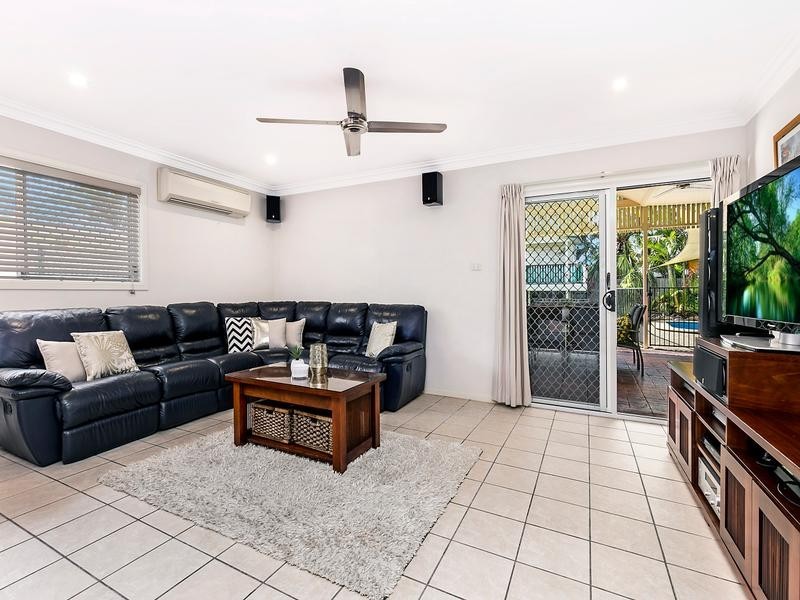 10 Seria Street, Tanah Merah QLD 4128