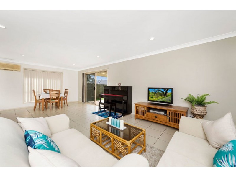 32a Pinelands Street, Loganlea QLD 4131