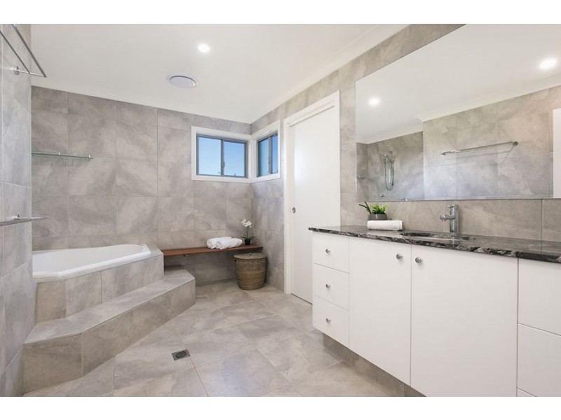 154 Barokee Drive, Tanah Merah QLD 4128