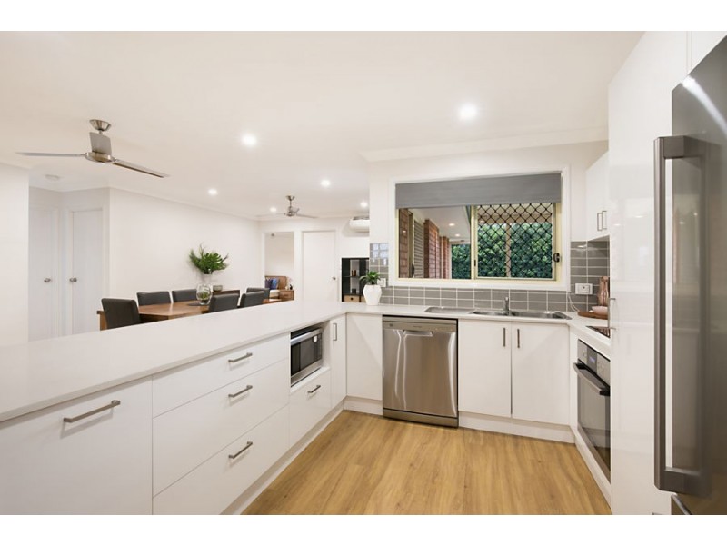 8 Waterline Crescent, Waterford QLD 4133