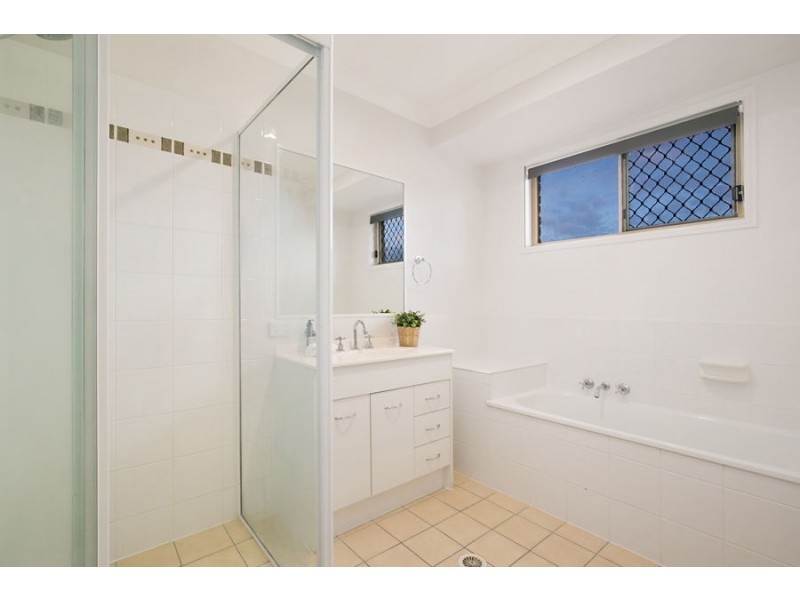 8 Waterline Crescent, Waterford QLD 4133