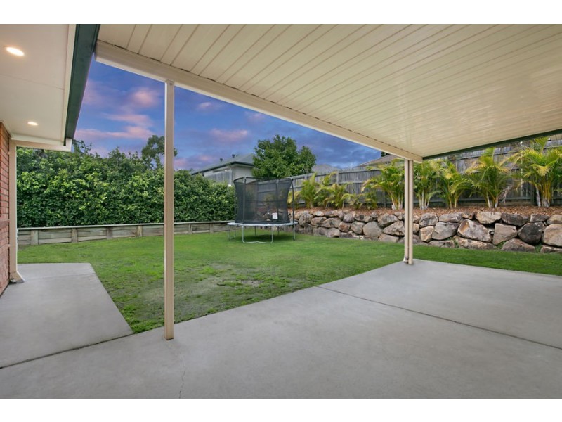 8 Waterline Crescent, Waterford QLD 4133