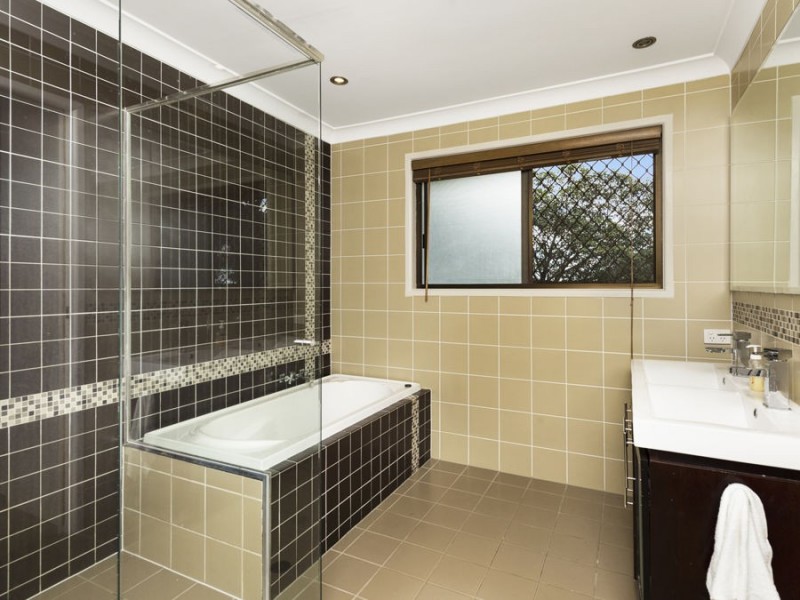 51 Cowra Street, Tanah Merah QLD 4128