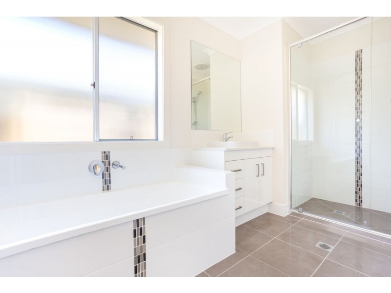 53 Freedom Crescent, South Ripley QLD 4306