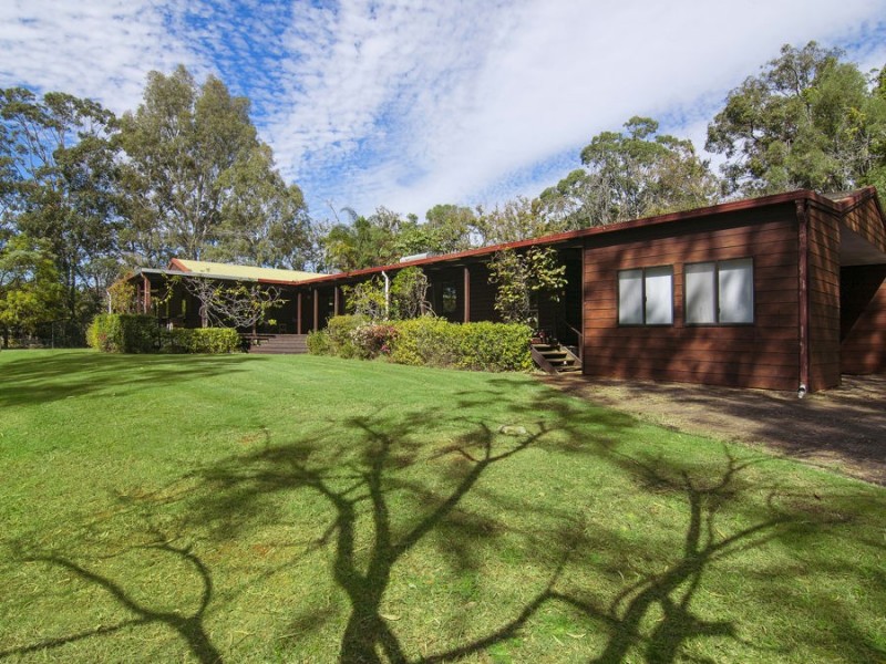 33 Plumbs Road, Tanah Merah QLD 4128