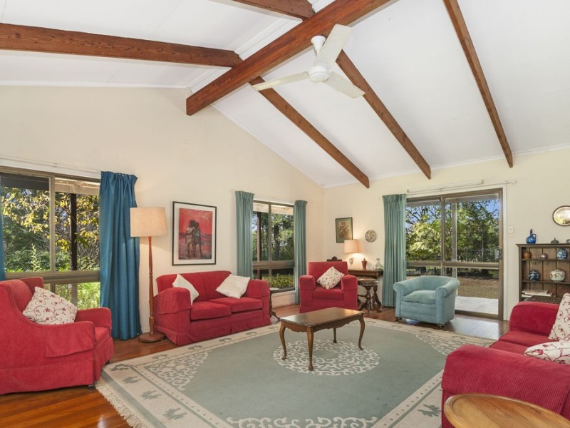 33 Plumbs Road, Tanah Merah QLD 4128