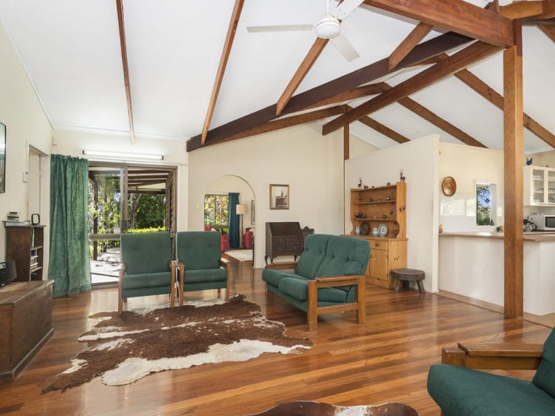 33 Plumbs Road, Tanah Merah QLD 4128