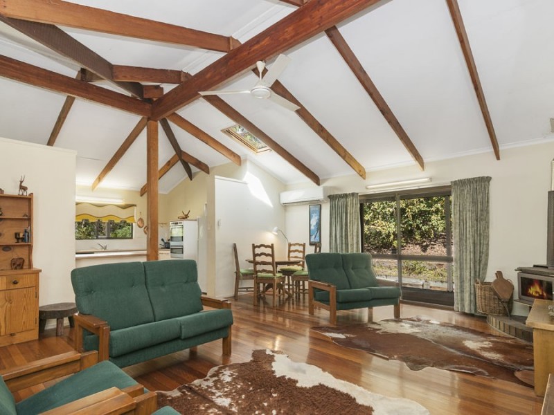 33 Plumbs Road, Tanah Merah QLD 4128