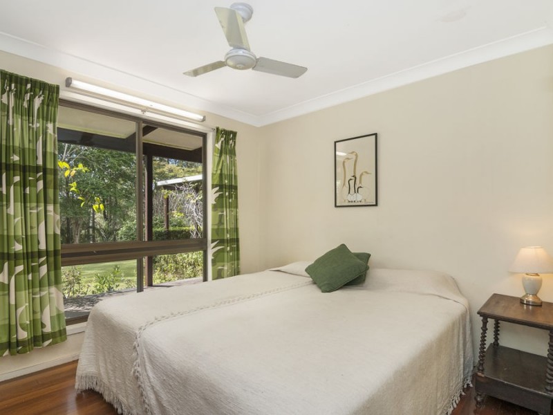 33 Plumbs Road, Tanah Merah QLD 4128