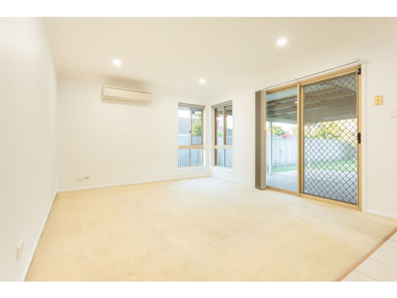 12 Fromelles Court, Regents Park QLD 4118