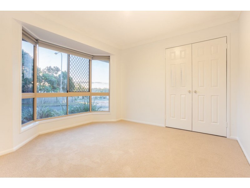 12 Fromelles Court, Regents Park QLD 4118