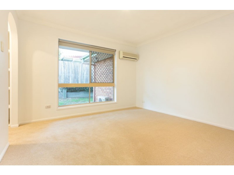 12 Fromelles Court, Regents Park QLD 4118