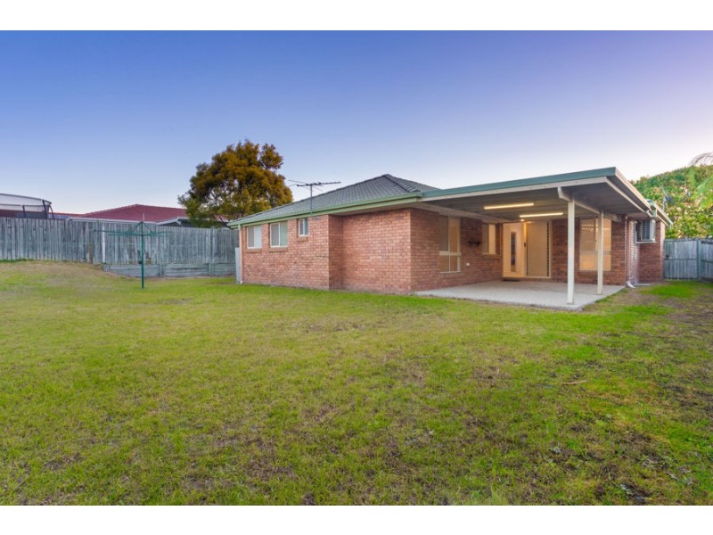 12 Fromelles Court, Regents Park QLD 4118