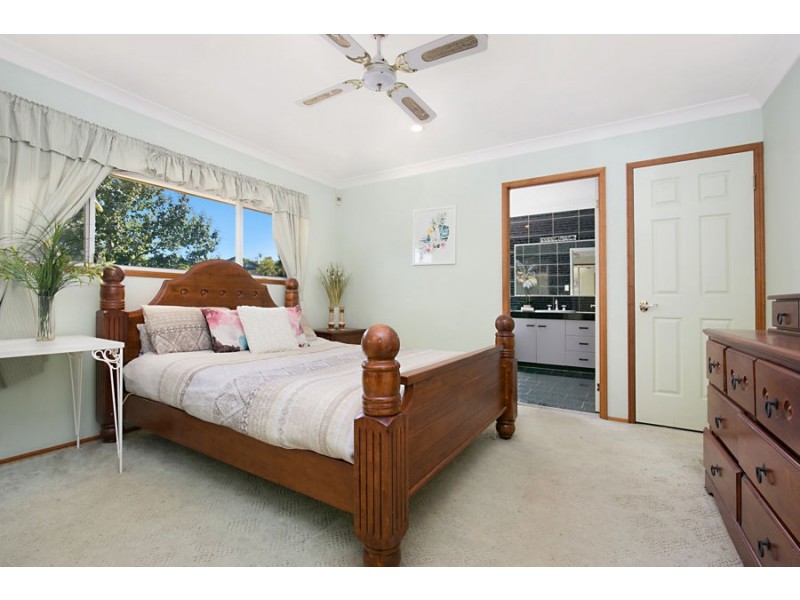 18 Paraburdoo Crescent, Shailer Park QLD 4128