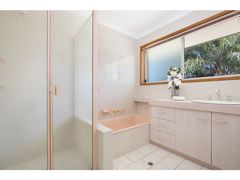 18 Paraburdoo Crescent, Shailer Park QLD 4128