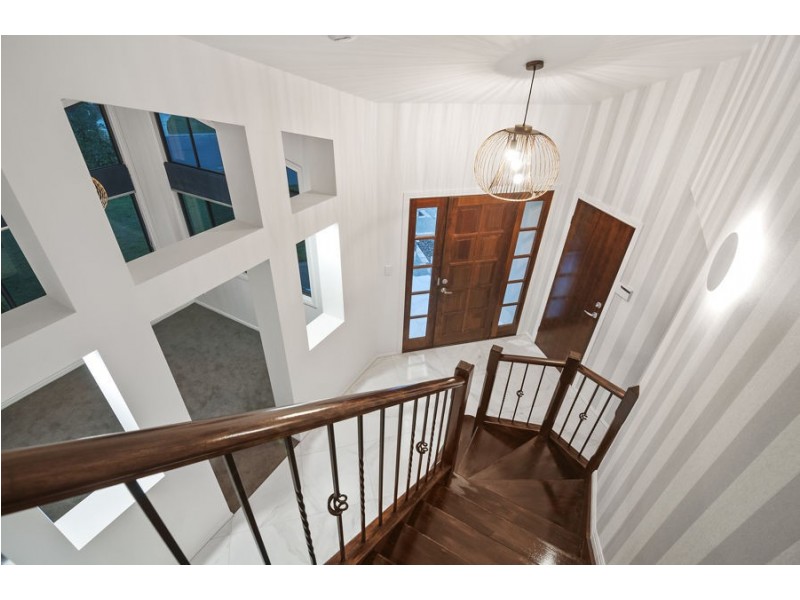 21 Riverside Terrace, Windaroo QLD 4207