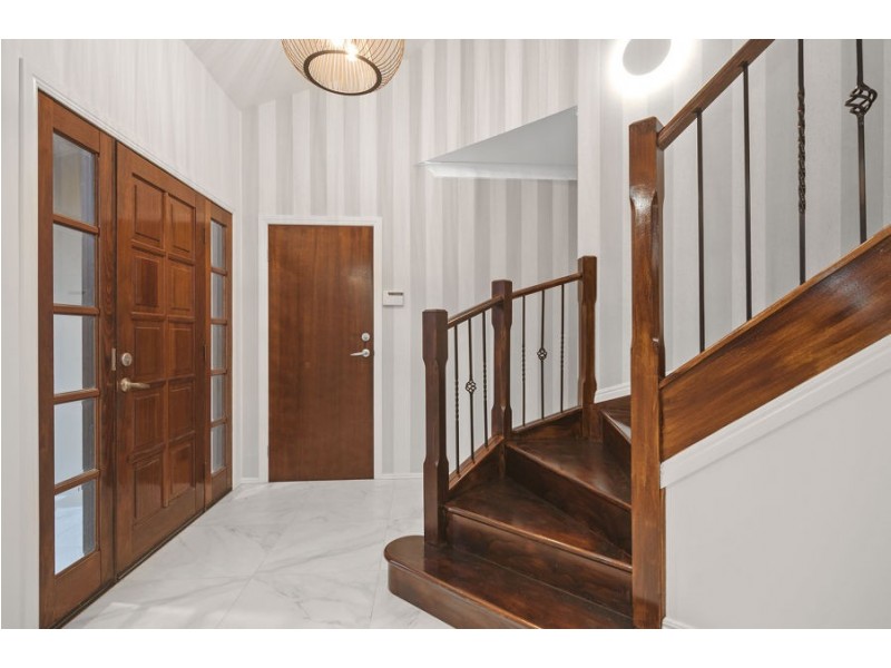 21 Riverside Terrace, Windaroo QLD 4207