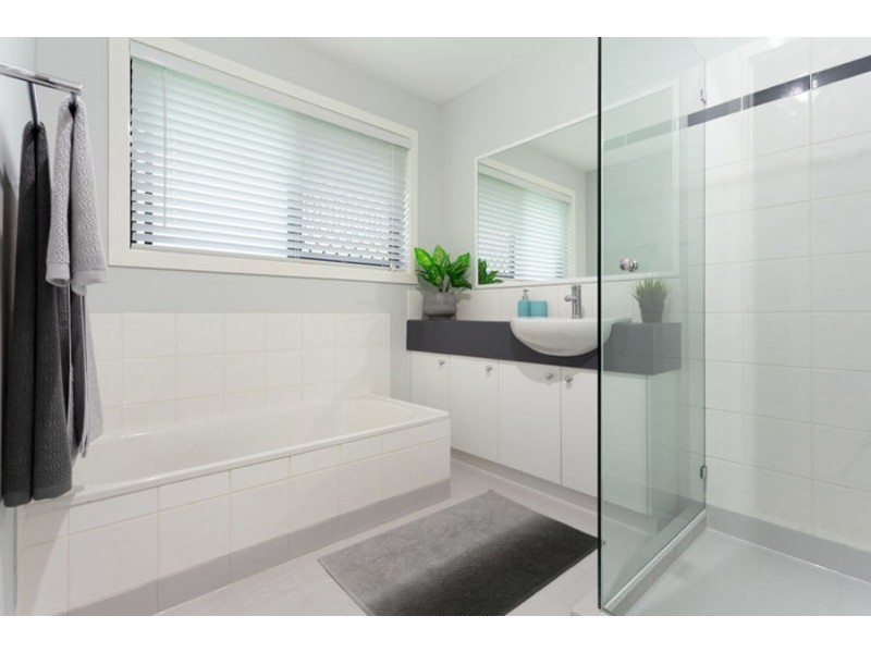 2 Satellite Court, Tanah Merah QLD 4128