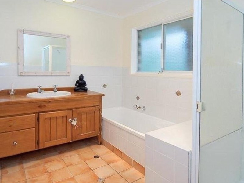 30-32 Nandala Drive, Tanah Merah QLD 4128