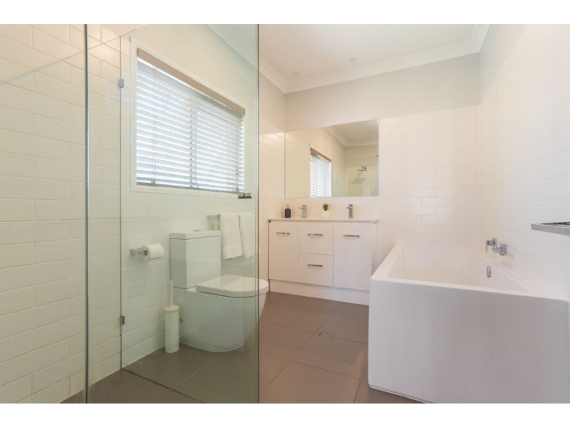 70 Mingah Crescent, Shailer Park QLD 4128