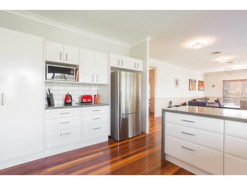 70 Mingah Crescent, Shailer Park QLD 4128