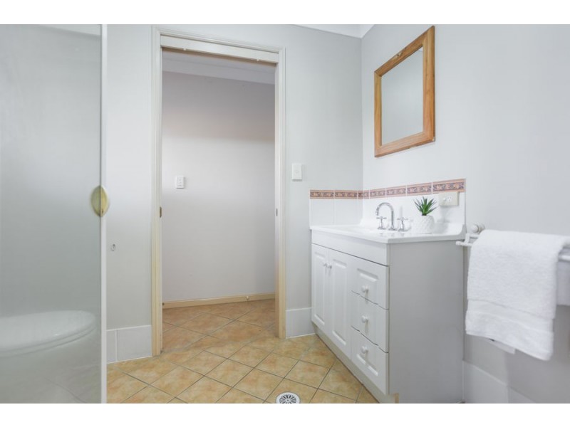 70 Mingah Crescent, Shailer Park QLD 4128